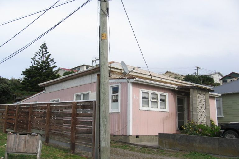 Photo of property in 12 Cairns Street, Rongotai, Wellington, 6022