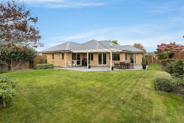 Photo of property in 3 Springside Place, Redwood, Christchurch, 8051