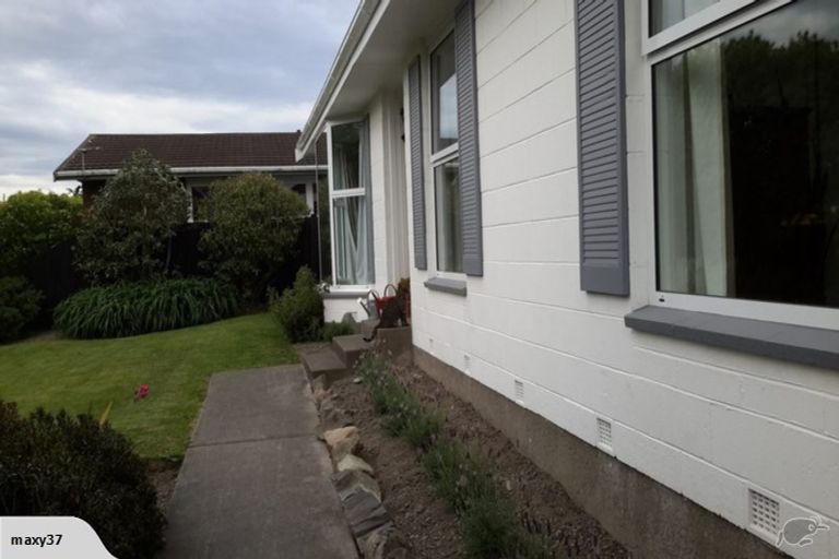 Photo of property in 12 Delaware Crescent, Russley, Christchurch, 8042