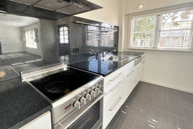 Photo of property in 77 Kahu Road, Fendalton, Christchurch, 8041