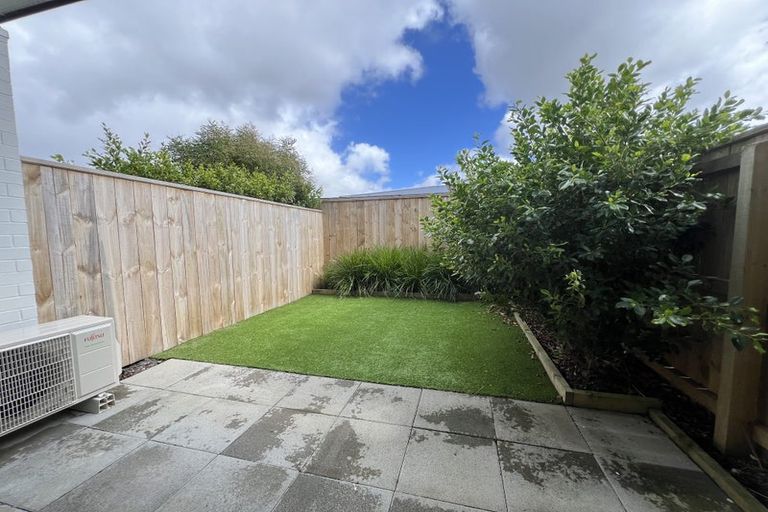 Photo of property in 7/12 Tawa Road, Te Atatu Peninsula, Auckland, 0610