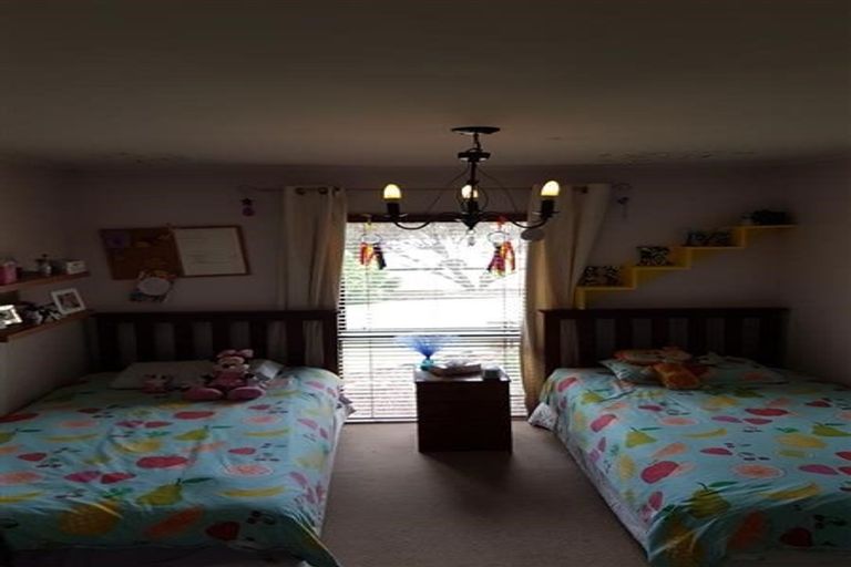 Photo of property in 1 Syntax Place, Conifer Grove, Takanini, 2112