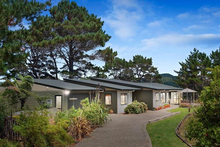 Photo of property in 140 Wattle Bay Road, Manukau Heads, Waiuku, 2684