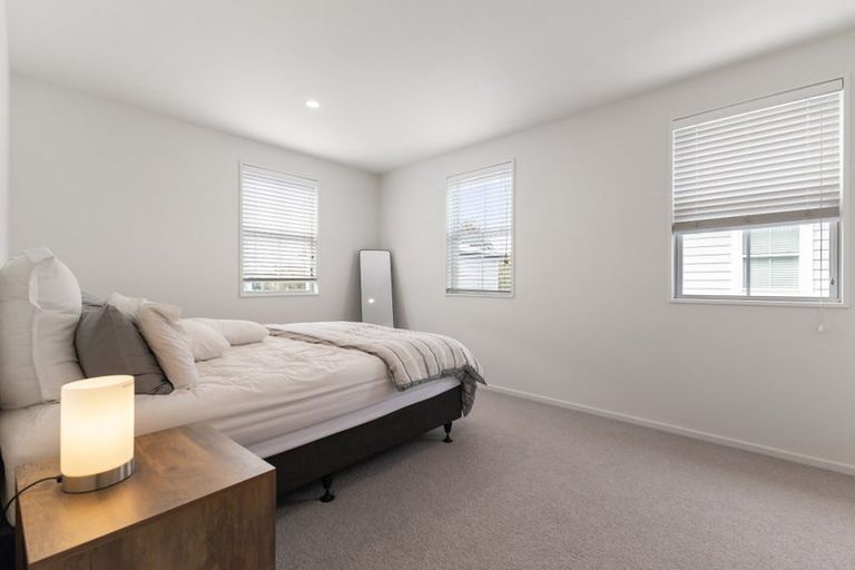 Photo of property in 2/24 Devon Street, Sydenham, Christchurch, 8023