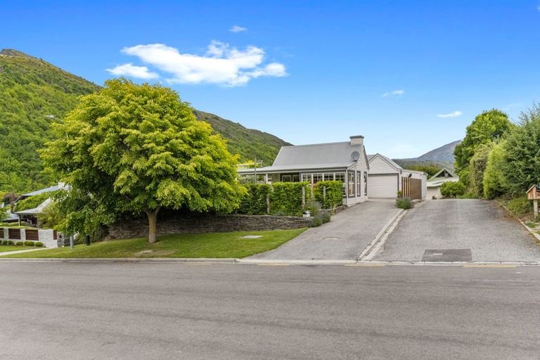 Photo of property in 22 Cornwall Street, Arrowtown, 9302
