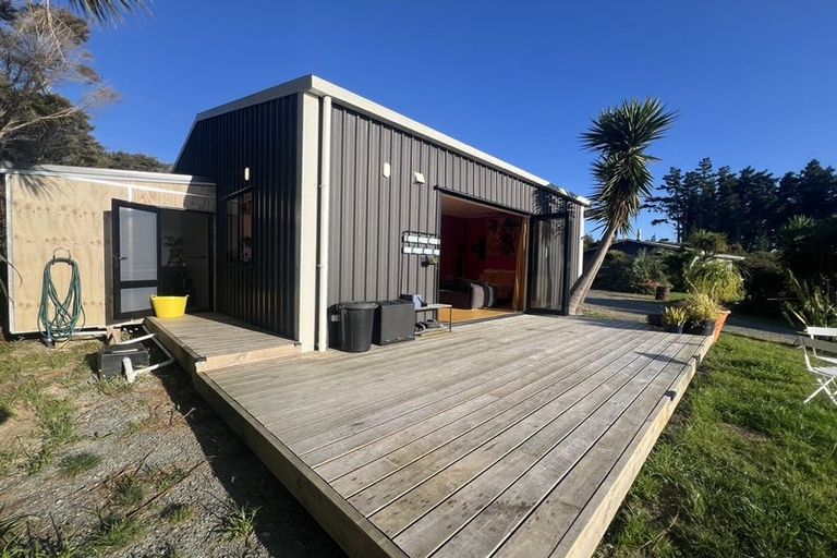 Photo of property in 452 Pahi Road, Pahi, Paparoa, 0571