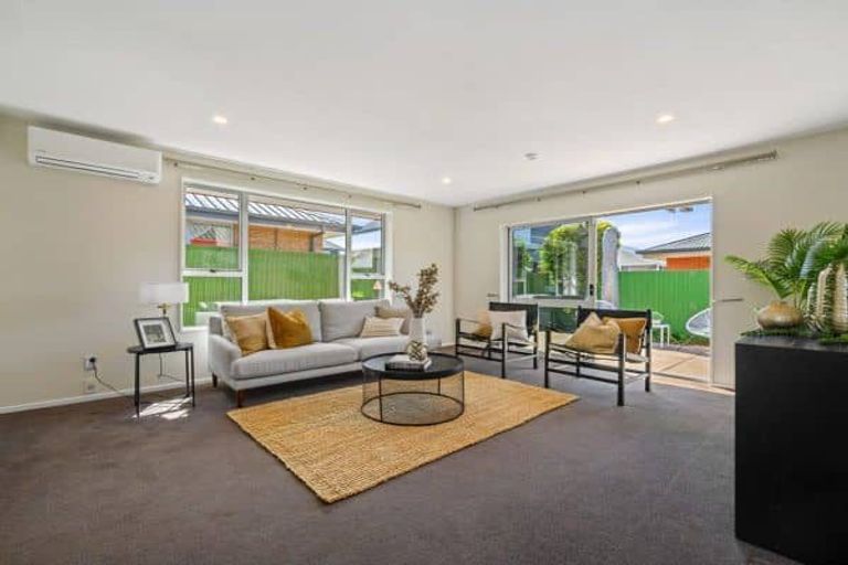 Photo of property in 8a Puna Street, Riccarton, Christchurch, 8041