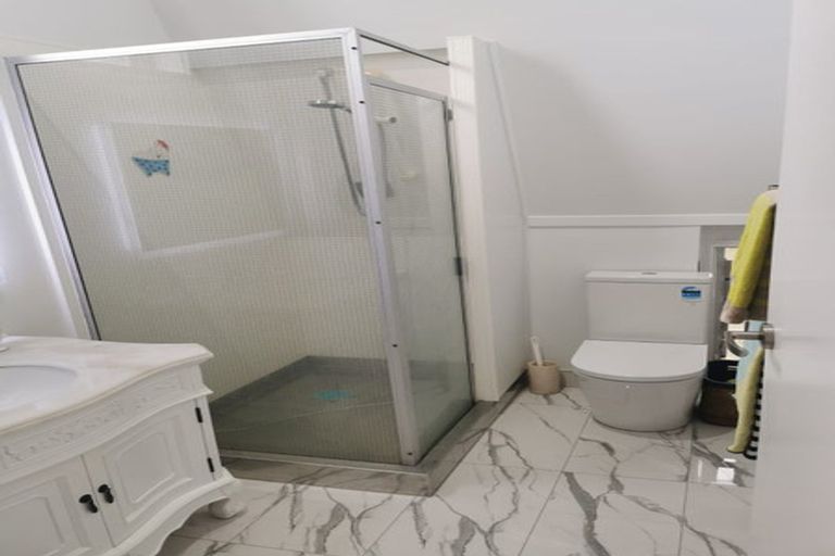 Photo of property in 50 Girrahween Drive, Totara Vale, Auckland, 0629