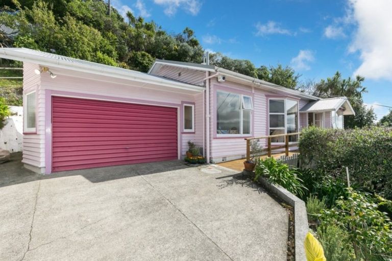 Photo of property in 82 Duncan Terrace, Kilbirnie, Wellington, 6022