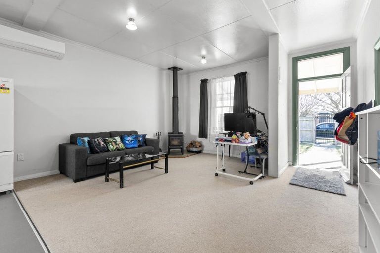 Photo of property in 15 Fairs Road, Milson, Palmerston North, 4414