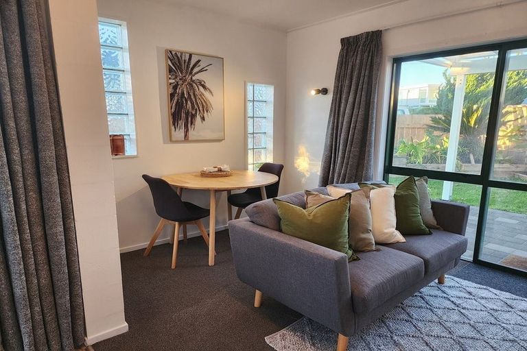 Photo of property in 98a Karewa Parade, Papamoa Beach, Papamoa, 3118