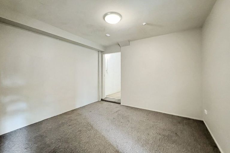 Photo of property in Sharella Living, 20 Glenmore Street, Thorndon, Wellington, 6011