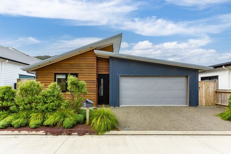 Photo of property in 3 Ramarama Lane, Crofton Downs, Wellington, 6035