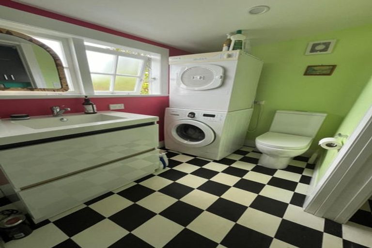 Photo of property in 49-51 Hankey Street, Mount Cook, Wellington, 6011