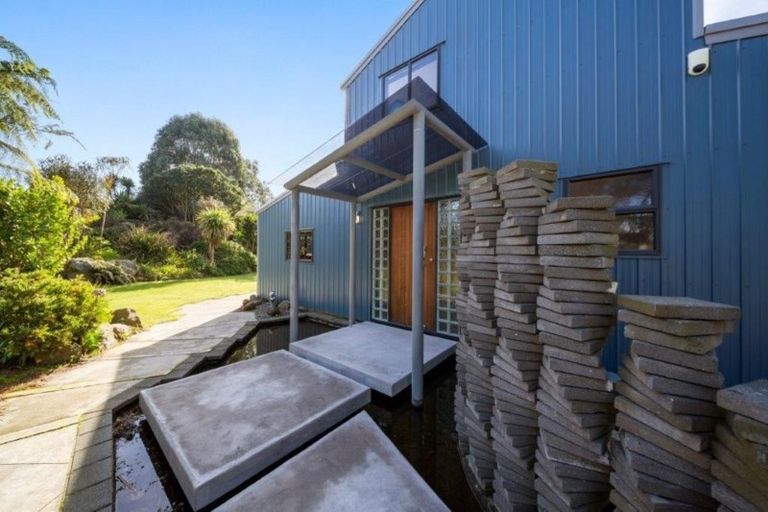 Photo of property in 2 High Road, Hawera, 4610