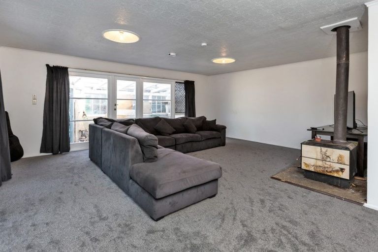 Photo of property in 15 Taraire Crescent, Otangarei, Whangarei, 0112