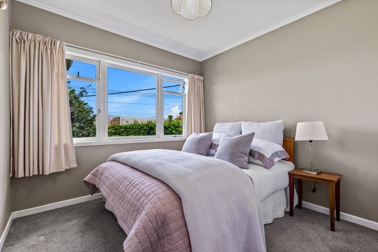 Photo of property in 34 Norwood Road, Bayswater, Auckland, 0622