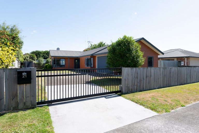 Photo of property in 21 Sarindah Place, Fairview Downs, Hamilton, 3214