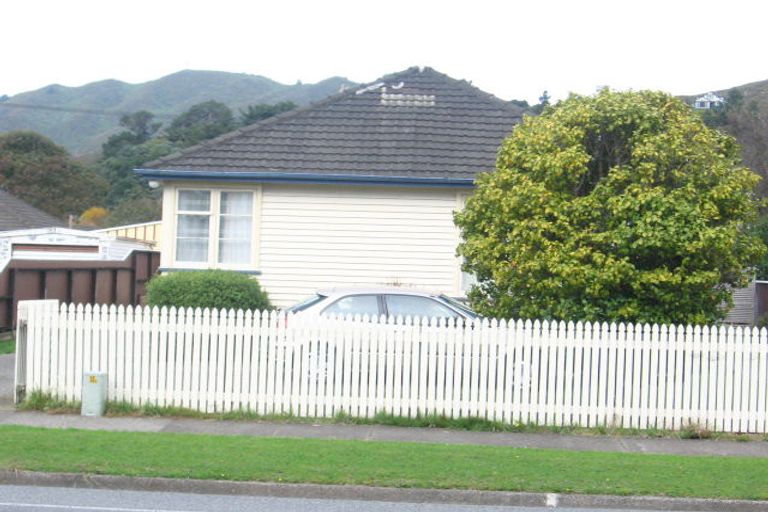 Photo of property in 206 Cambridge Terrace, Naenae, Lower Hutt, 5011