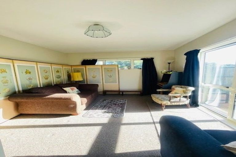 Photo of property in 1/11 Hollyford Avenue, Bryndwr, Christchurch, 8053