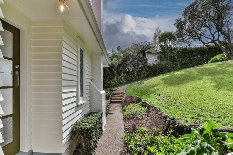 Photo of property in 257 Titirangi Road, Titirangi, Auckland, 0604