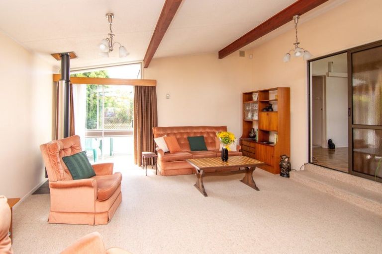 Photo of property in 27 Raglan Avenue, Cloverlea, Palmerston North, 4412