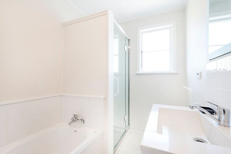 Photo of property in 20 Redwood Avenue, Tawa, Wellington, 5028