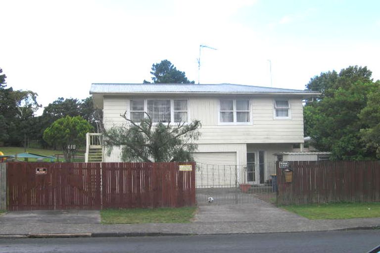 Photo of property in 37 Totaravale Drive, Totara Vale, Auckland, 0629