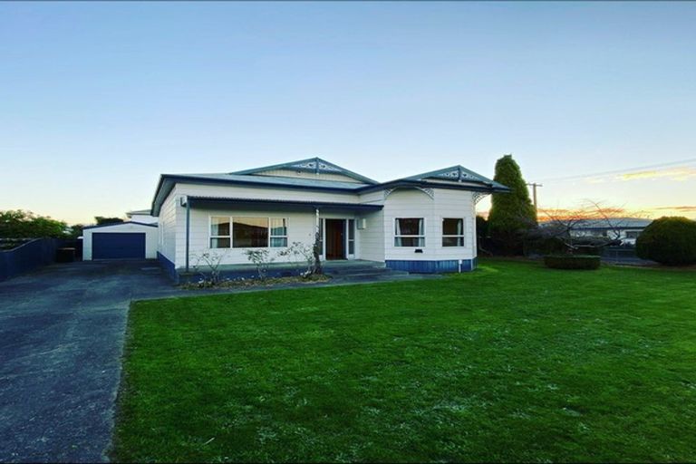 Photo of property in 18 Wood Street, Takaro, Palmerston North, 4410