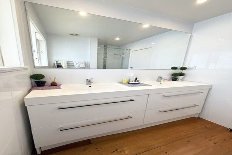 Photo of property in 84 Salisbury Road, Birkdale, Auckland, 0626