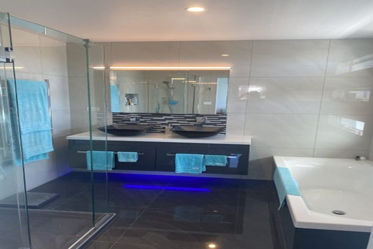 Photo of property in 4 Terrace Avenue, Mount Maunganui, 3116