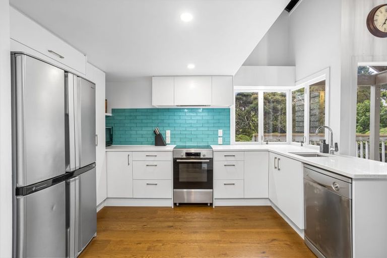 Photo of property in 8 Eucalyptus Place, Beach Haven, Auckland, 0626