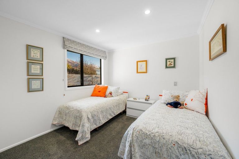 Photo of property in 10 Hyland Street, Wanaka, 9305