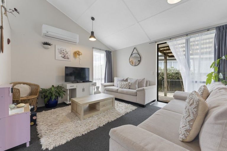 Photo of property in 19 Mcleavey Drive, Kelvin Grove, Palmerston North, 4414