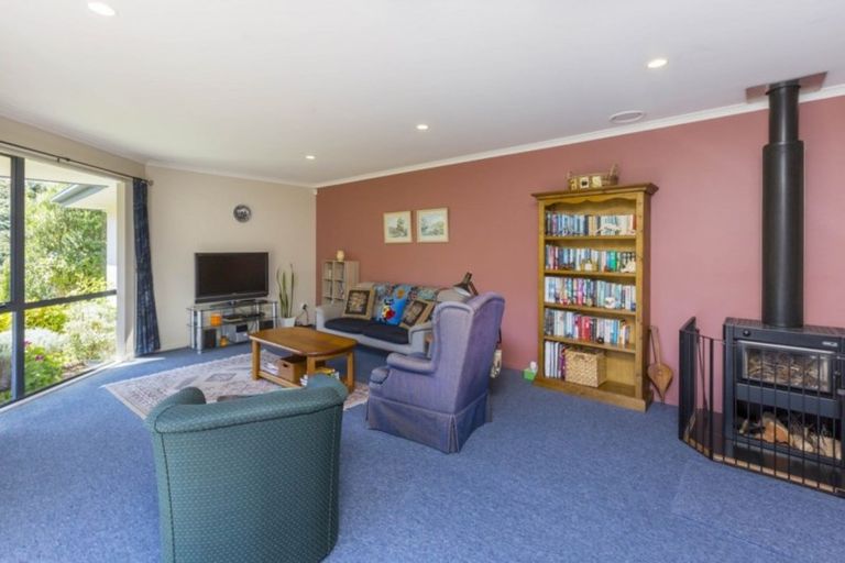Photo of property in 14 Grace Nicholls Grove, Riverstone Terraces, Upper Hutt, 5018