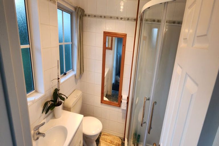 Photo of property in 122 Boord Crescent, Kumeu, 0891