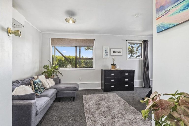 Photo of property in 5 Tikati View, Titahi Bay, Porirua, 5022