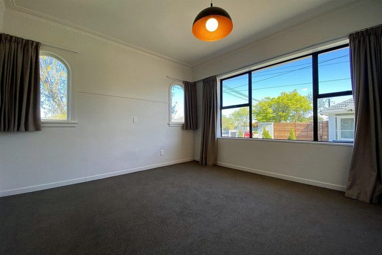 Photo of property in 185 Weston Road, St Albans, Christchurch, 8052