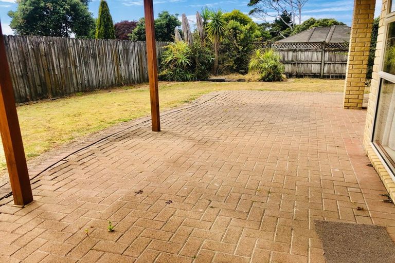 Photo of property in 1 Brompton Place, Burswood, Auckland, 2013