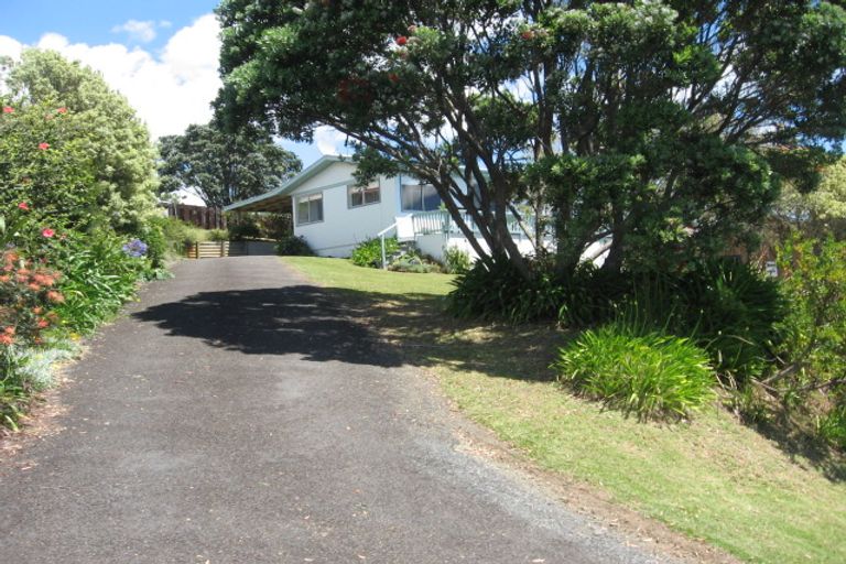 Photo of property in 31 Seaview Road, Cable Bay, 0420