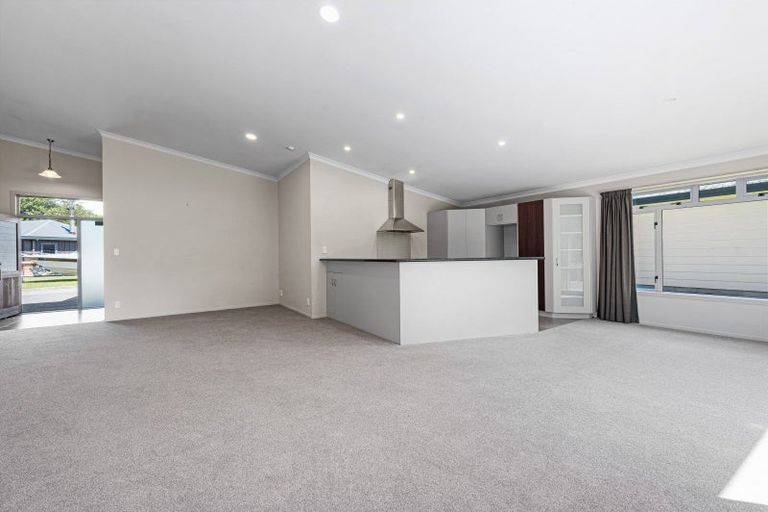 Photo of property in 2 Lakemere Way, Kinloch, Taupo, 3377