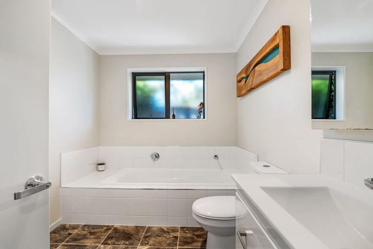 Photo of property in 30 Tutaipatu Avenue, Pegasus, 7612