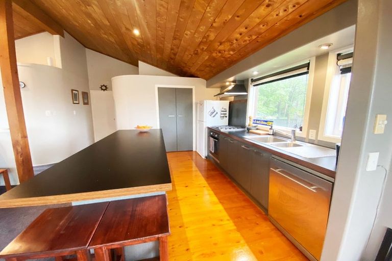 Photo of property in 137 Matipo Road, Te Atatu Peninsula, Auckland, 0610