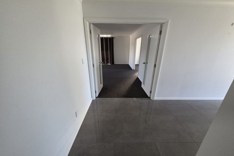 Photo of property in 16 Highgate Drive, Rangiora, 7400