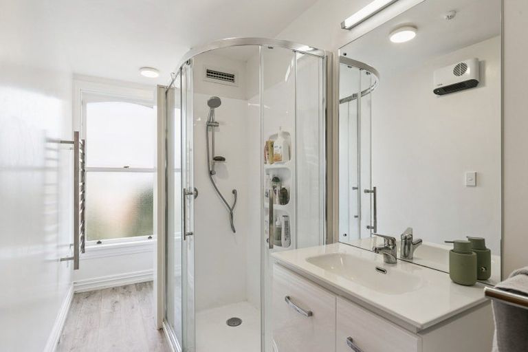 Photo of property in 49 Devon Street, Aro Valley, Wellington, 6021