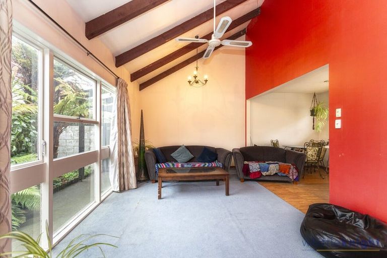 Photo of property in 1/98 Avonhead Road, Avonhead, Christchurch, 8042