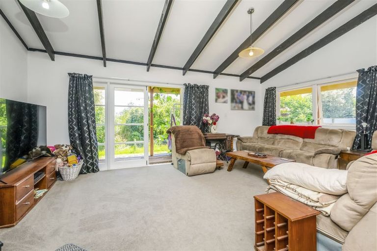Photo of property in 15 Karioitahi Road, Waiuku, 2123