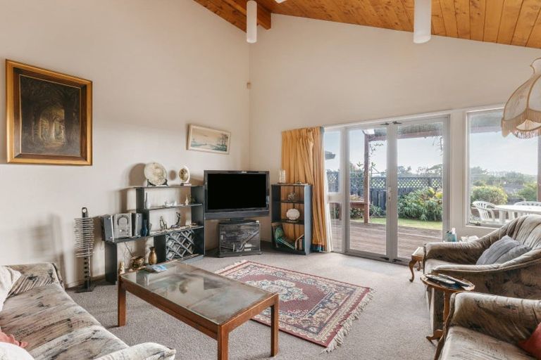 Photo of property in 14 Claridge Place, Mount Maunganui, 3116