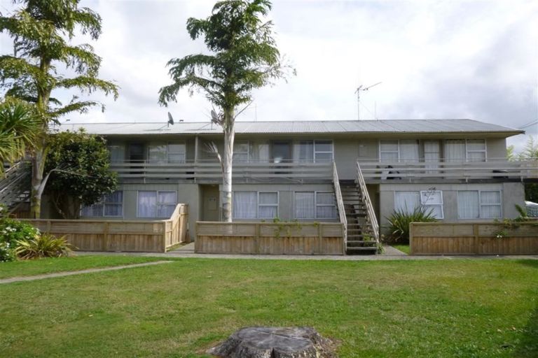 Photo of property in 8/5 Tralee Place, Hillcrest, Hamilton, 3216