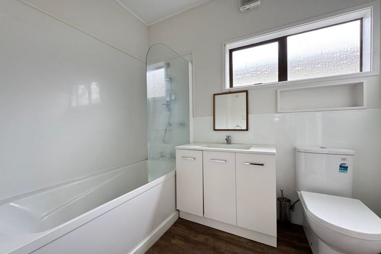 Photo of property in 173 Onepu Road, Lyall Bay, Wellington, 6022